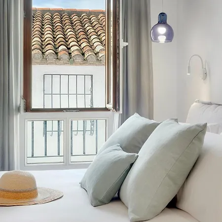 Konukevi Perla Blanca 4*